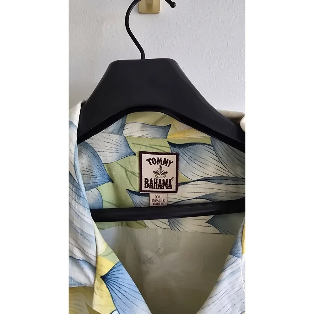 Tommy Bahama 100% Silk Hawaiian Shirt Mens XXL Green Floral Camp Collar Tropical